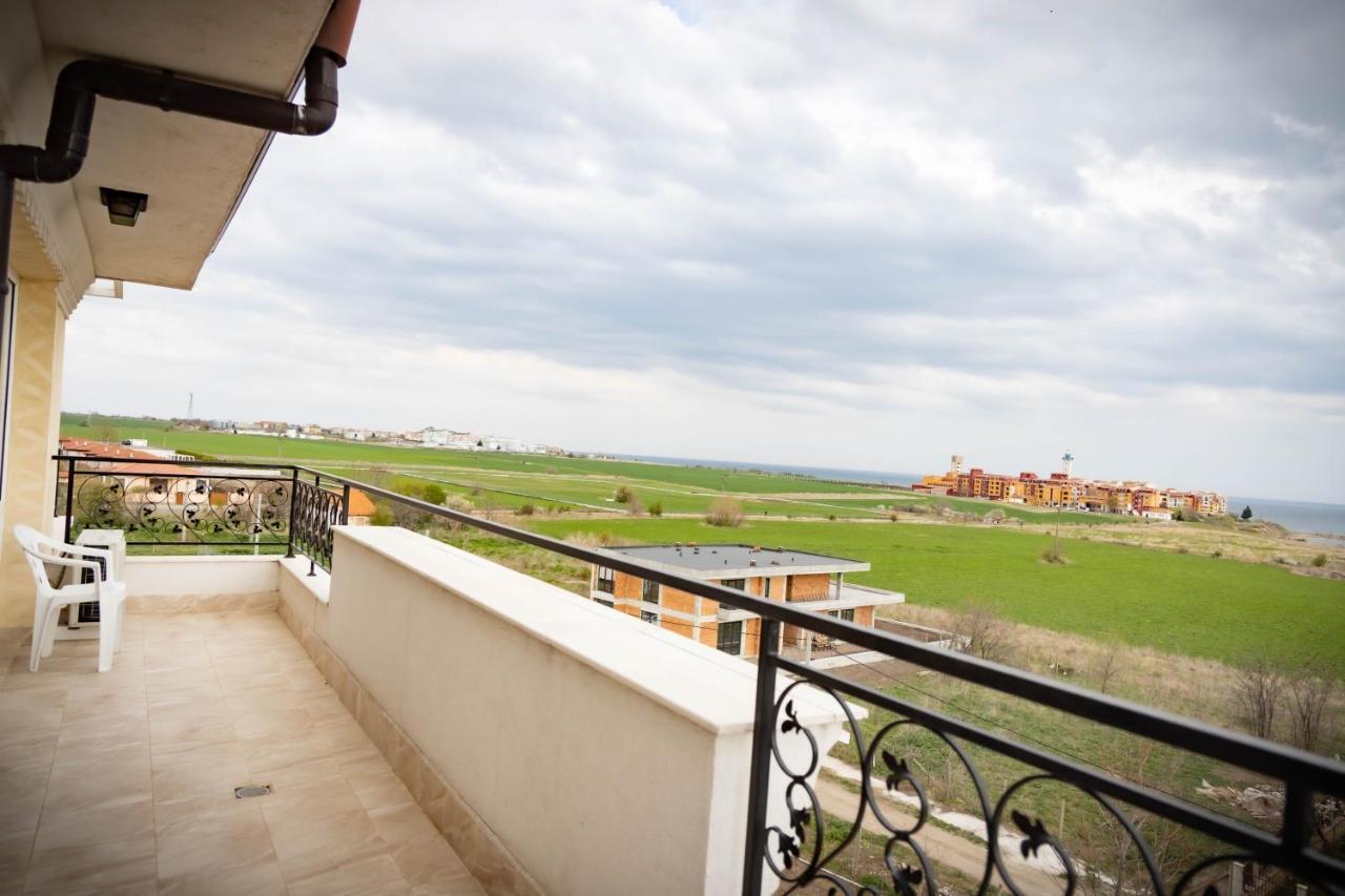 Семеен Хотел Прованс Ахелой Aheloy Exterior foto